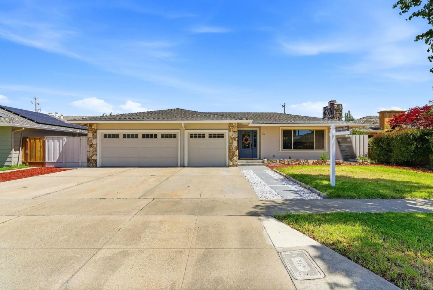 31 La Mirada Court