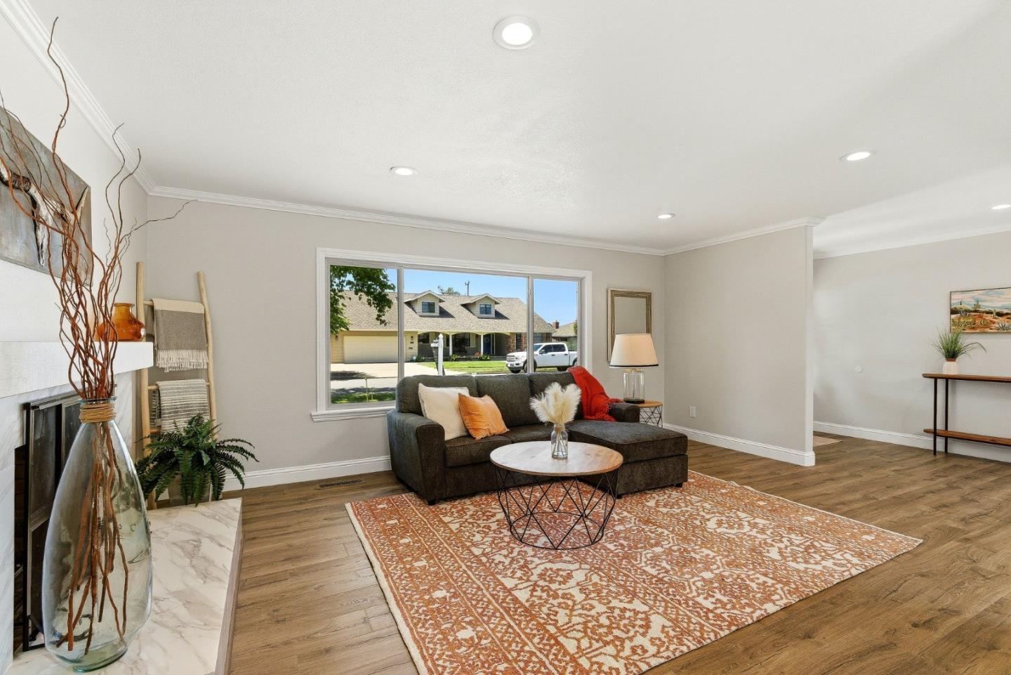 31 La Mirada Court