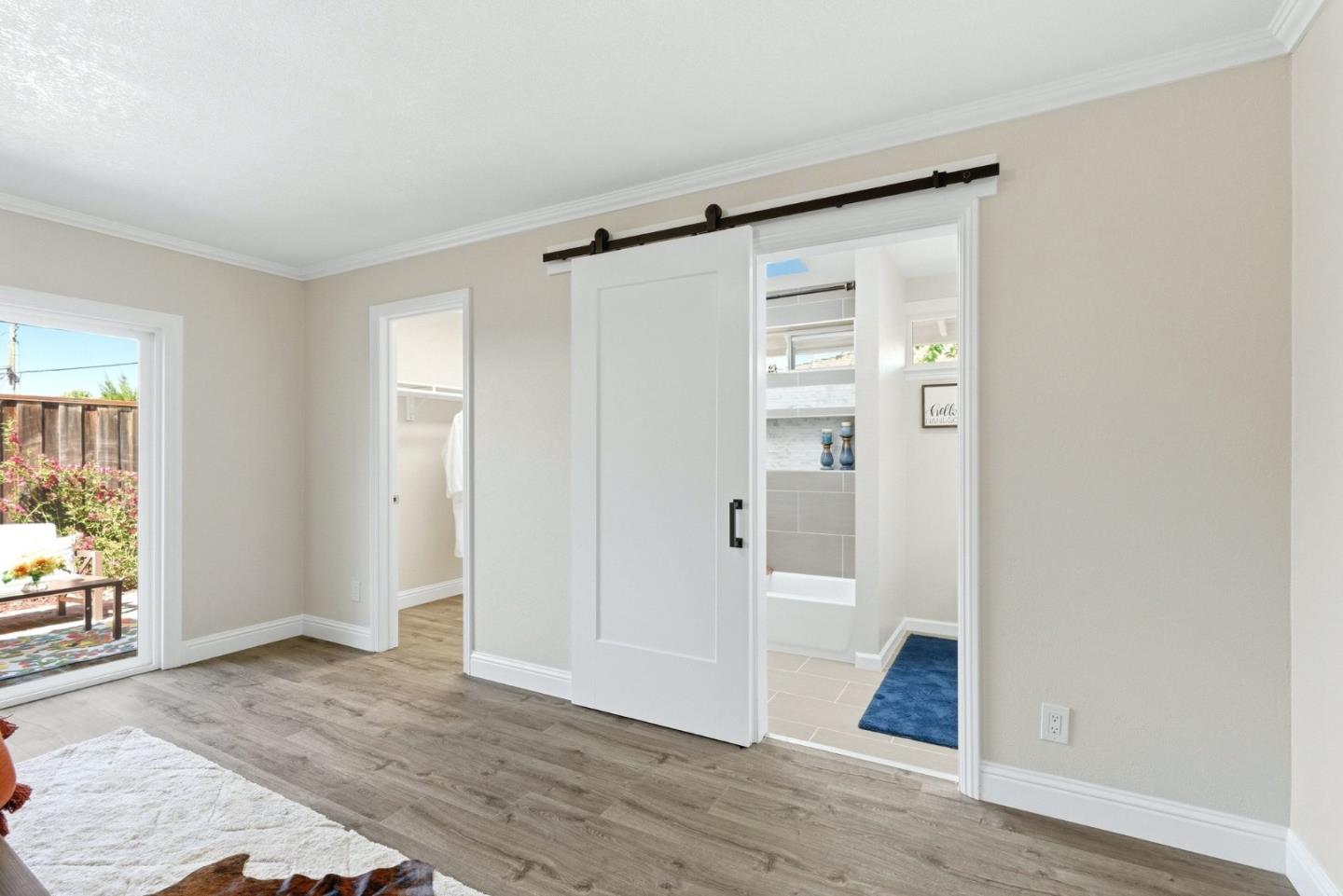 31 La Mirada Court