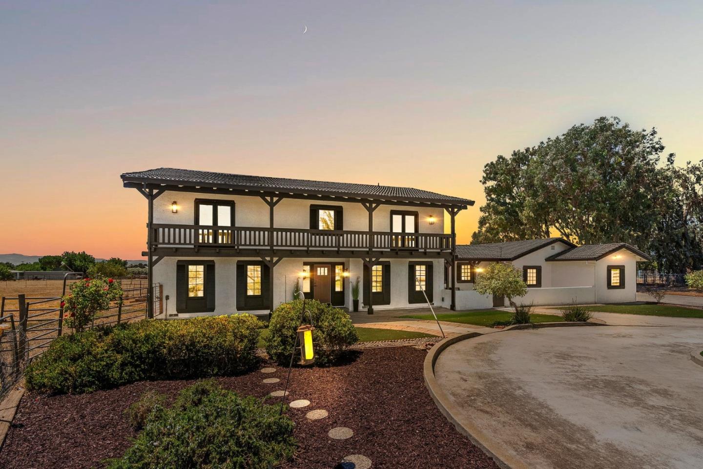 141 Arroyo Seco DR