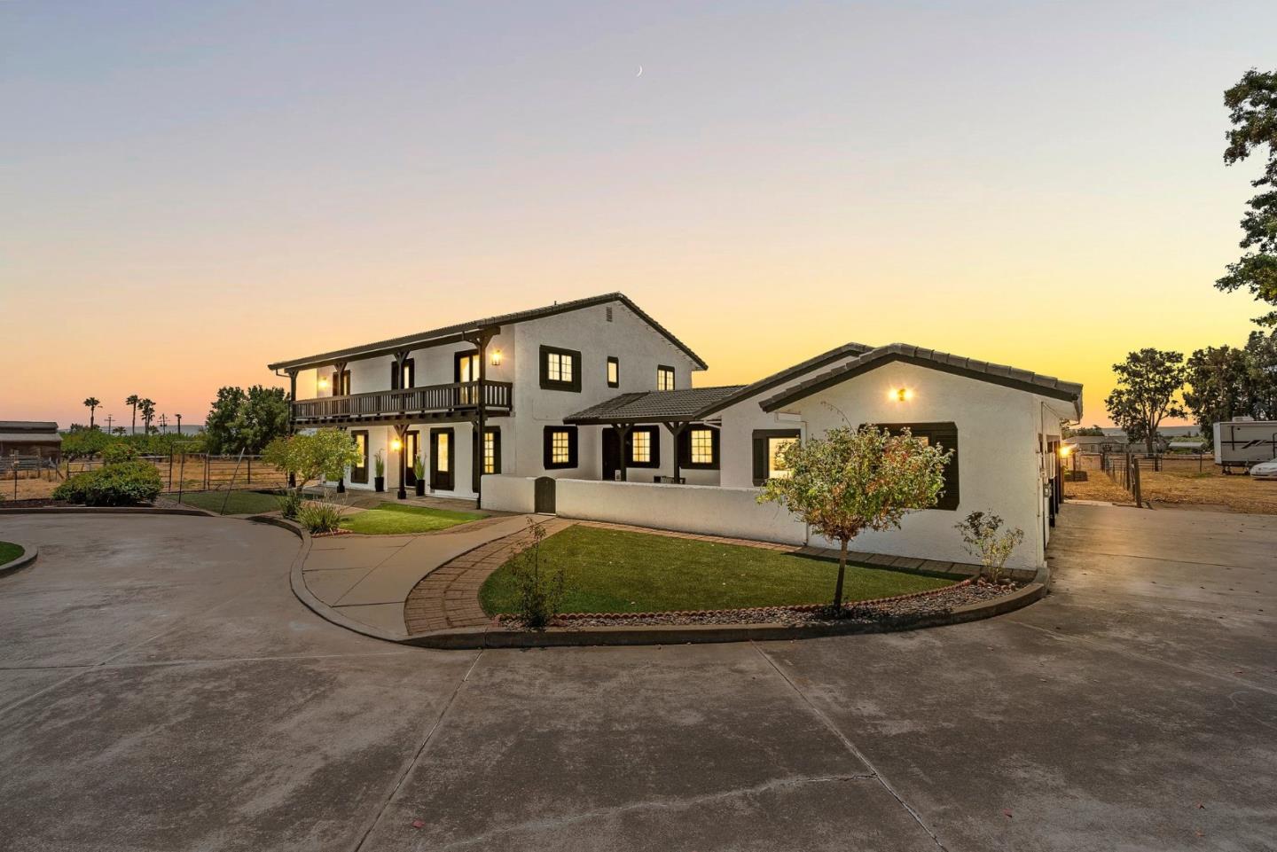 141 Arroyo Seco DR