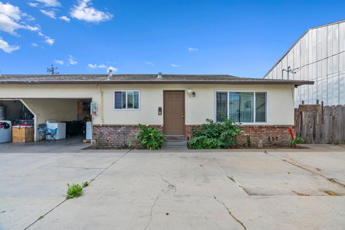 20 S Hebbron AVE
