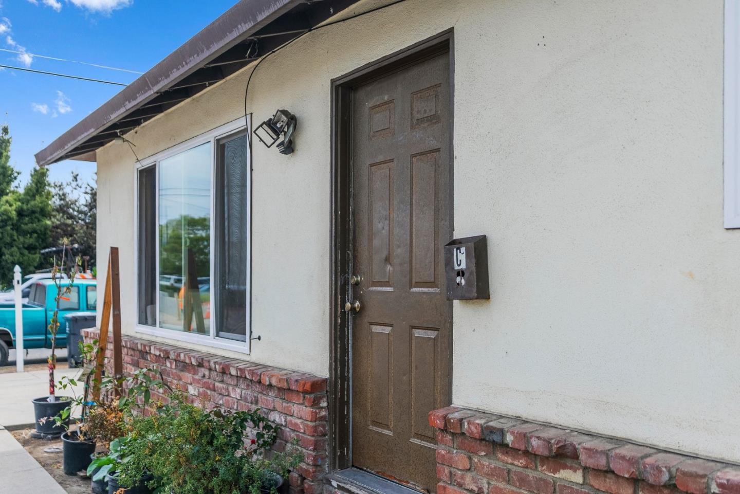 20 S Hebbron AVE