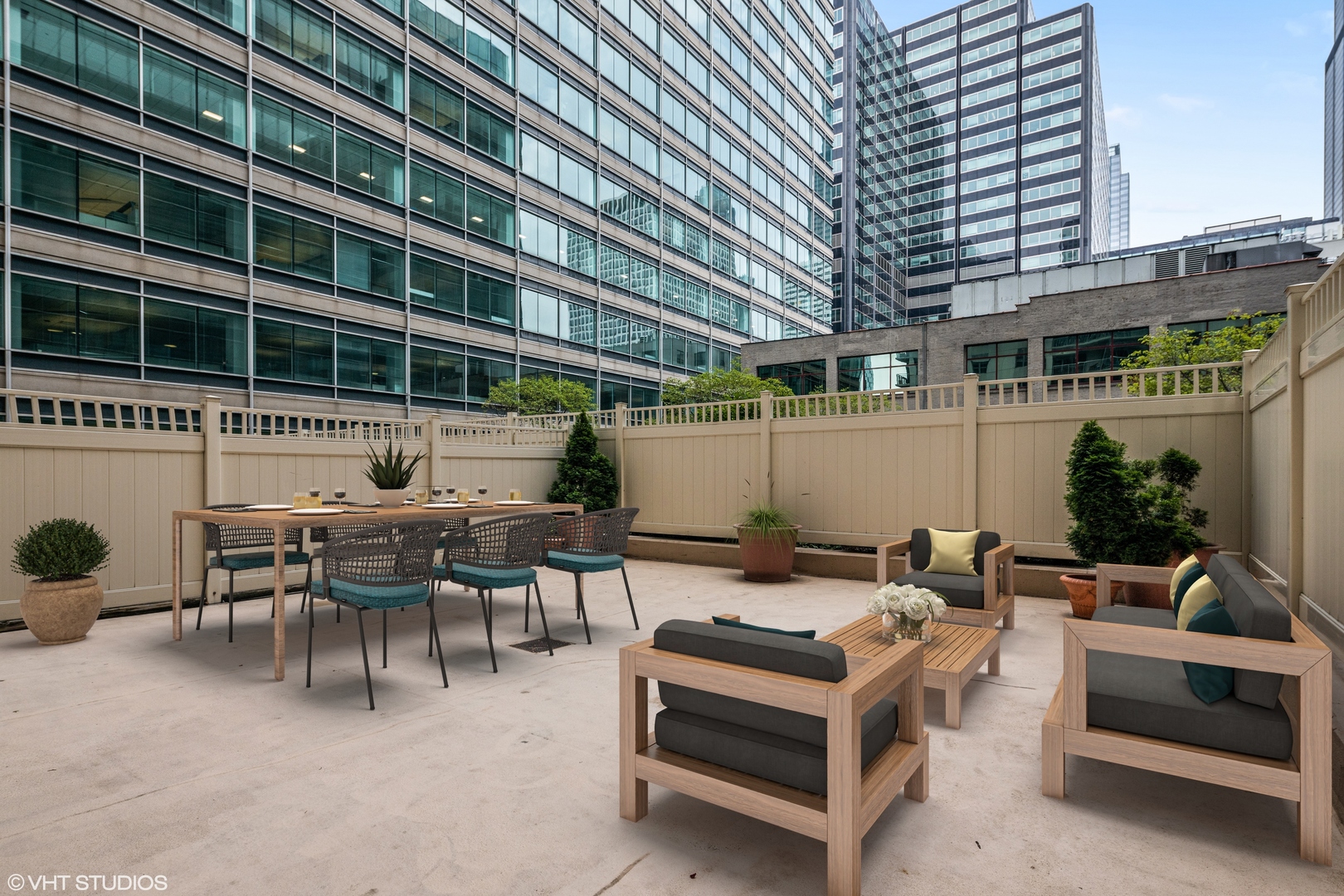 125 S Jefferson Street Unit: 605