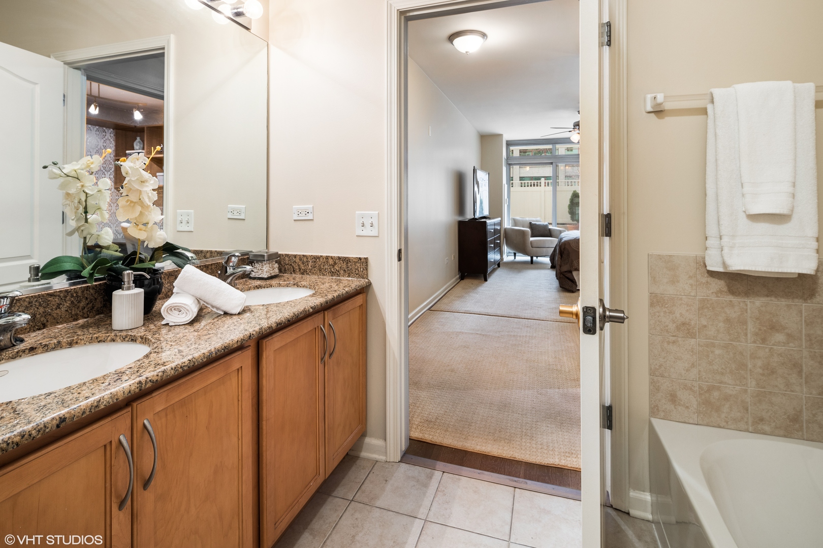 125 S Jefferson Street Unit: 605