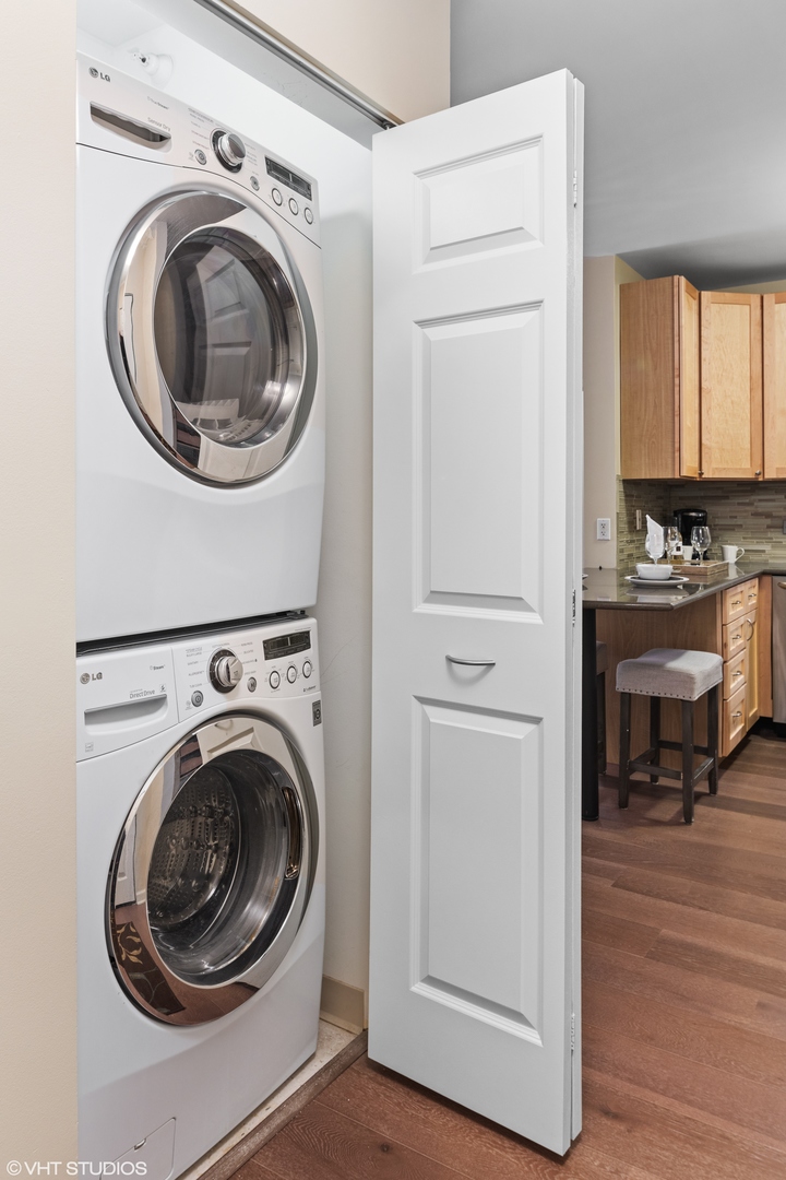 125 S Jefferson Street Unit: 605