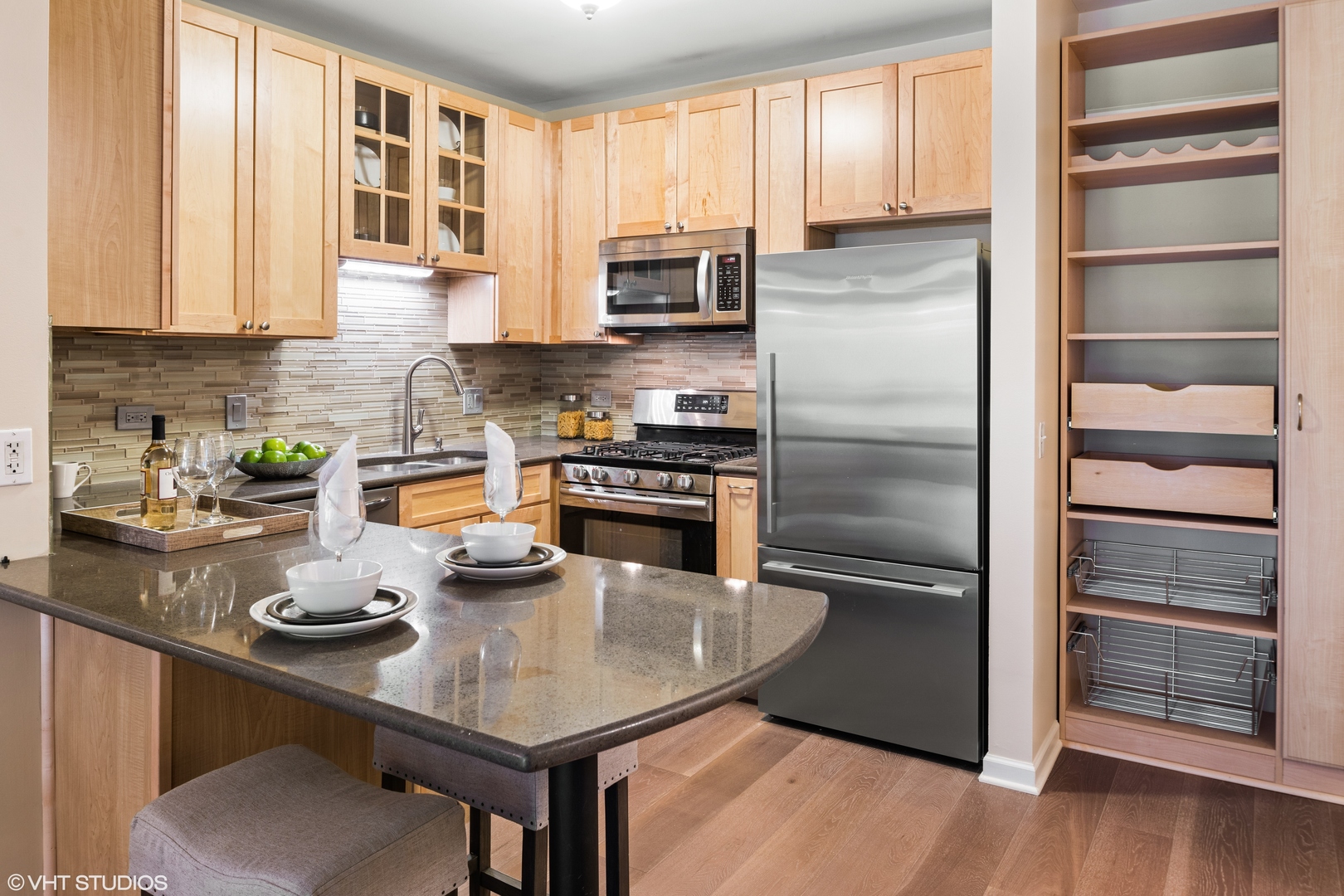 125 S Jefferson Street Unit: 605