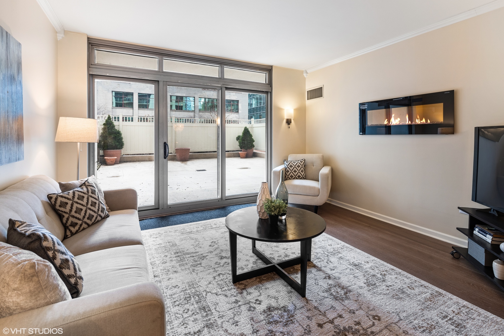 125 S Jefferson Street Unit: 605