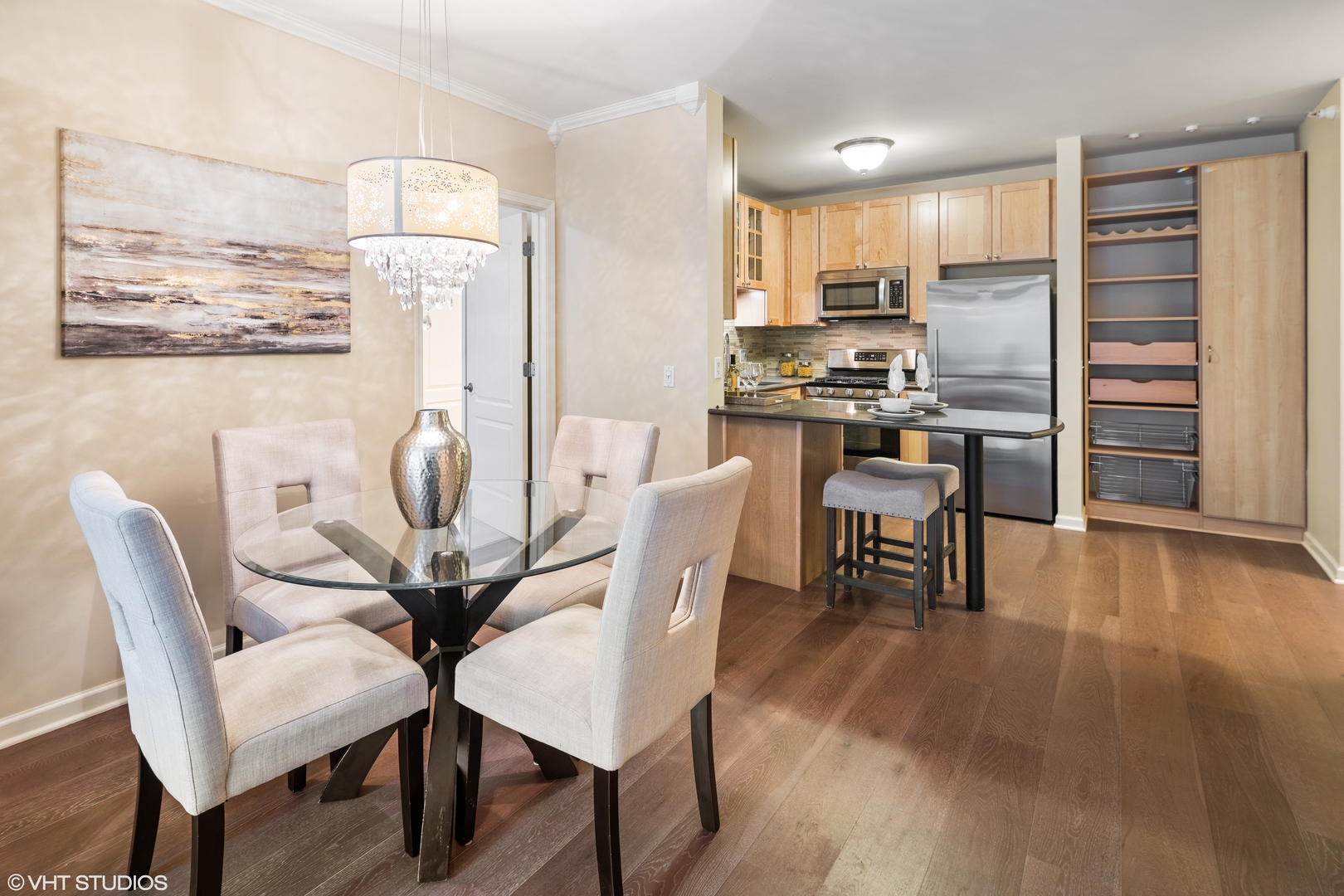 125 S Jefferson Street Unit: 605