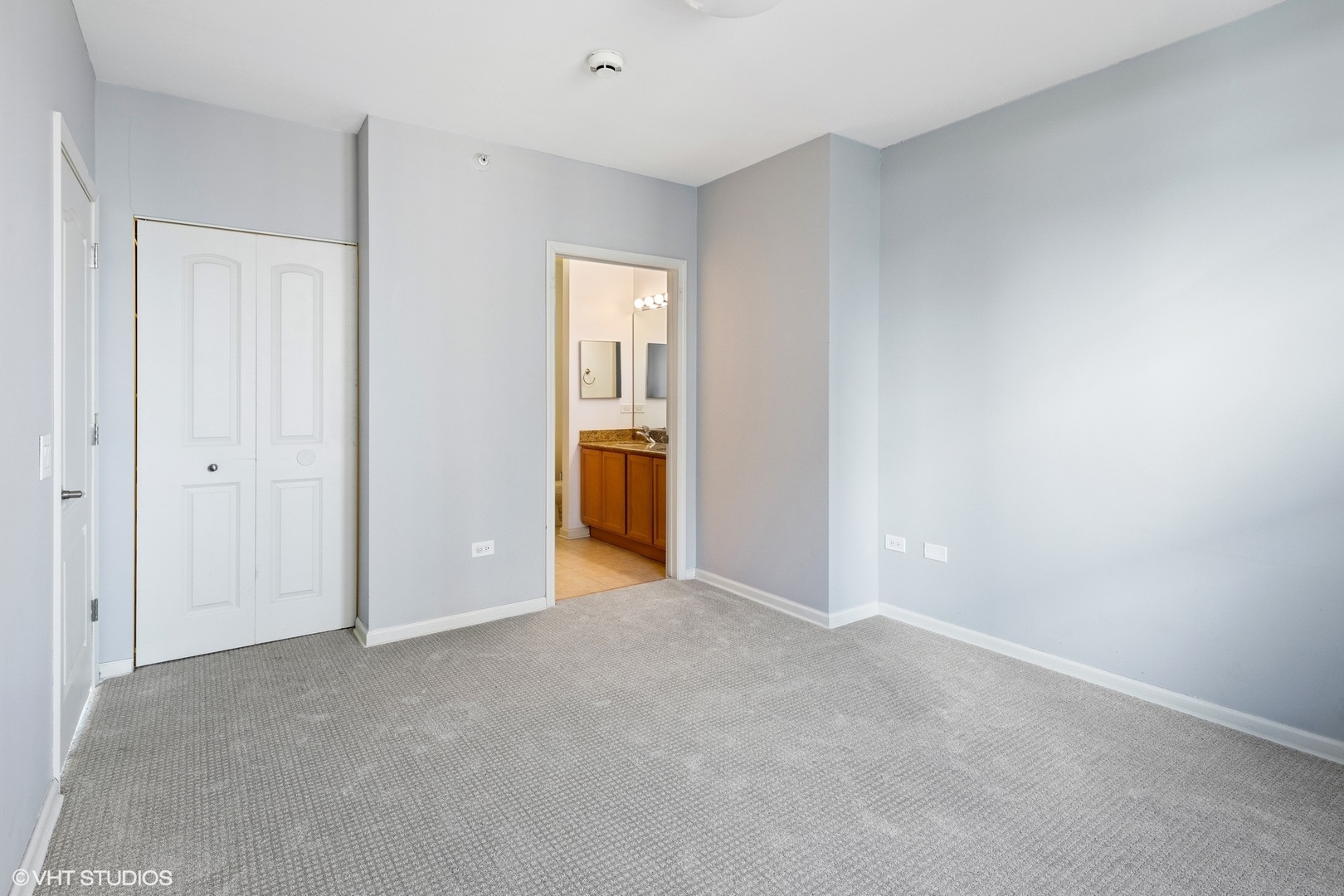 125 S Jefferson Street Unit: 2404