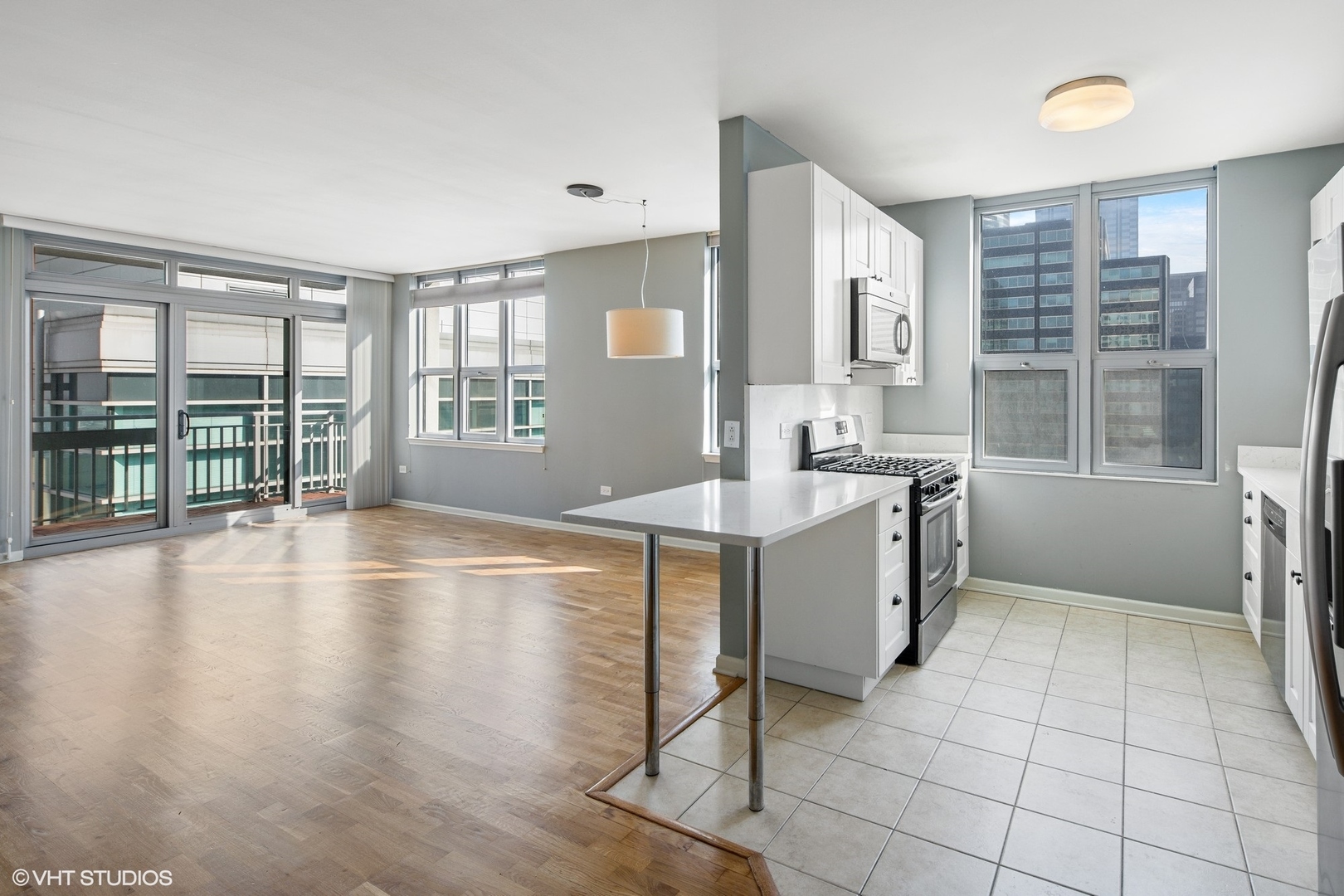 125 S Jefferson Street Unit: 2404