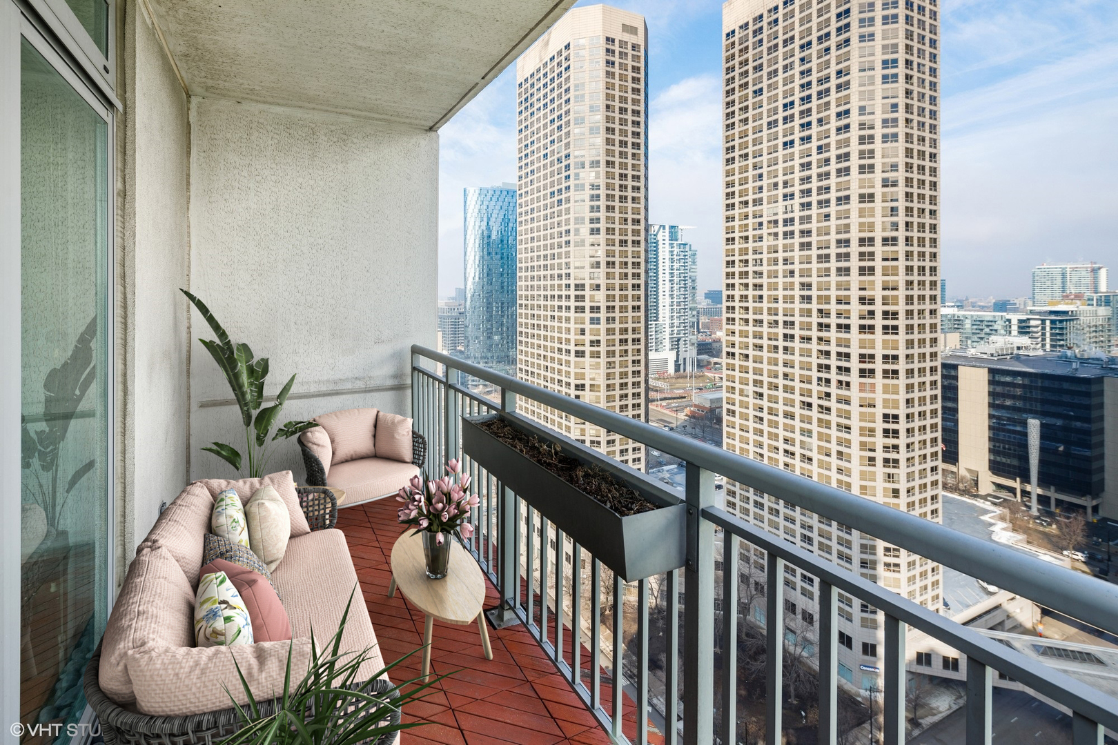 125 S Jefferson Street Unit: 2404