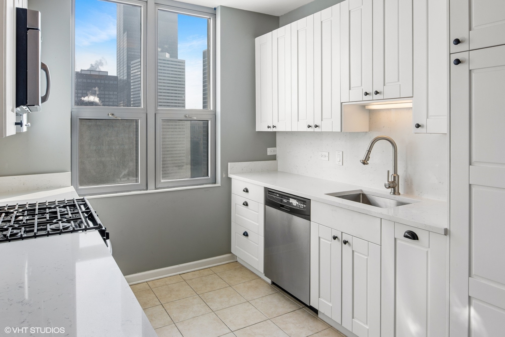 125 S Jefferson Street Unit: 2404