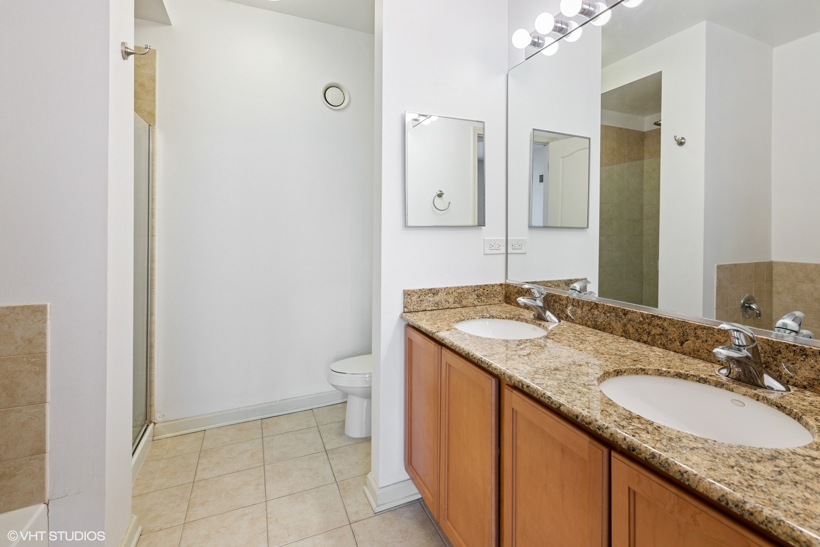 125 S Jefferson Street Unit: 2404