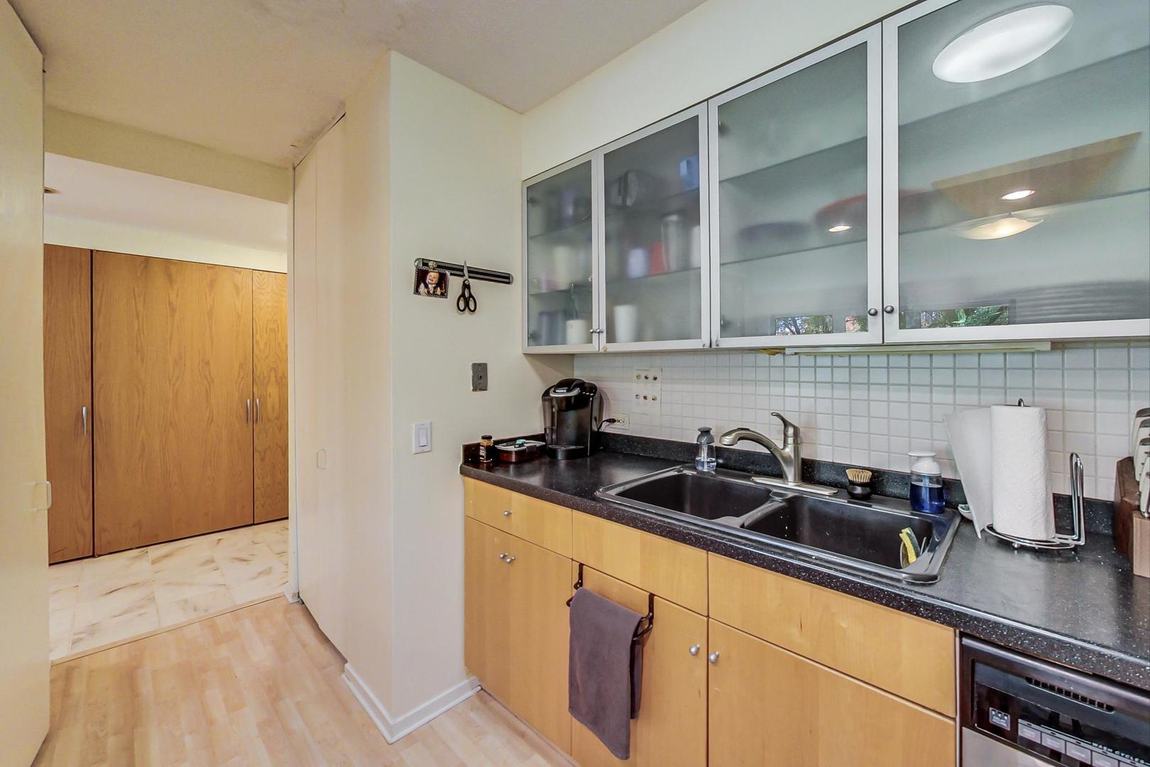 1169 S PLYMOUTH Court Unit: 304