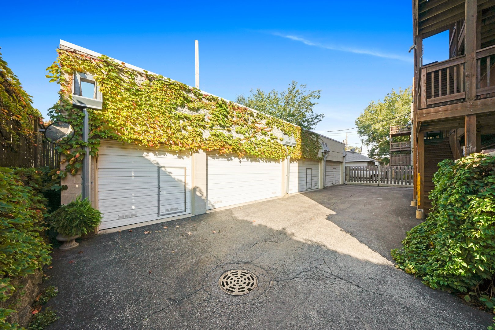 1368 N MOHAWK Street Unit: 2N