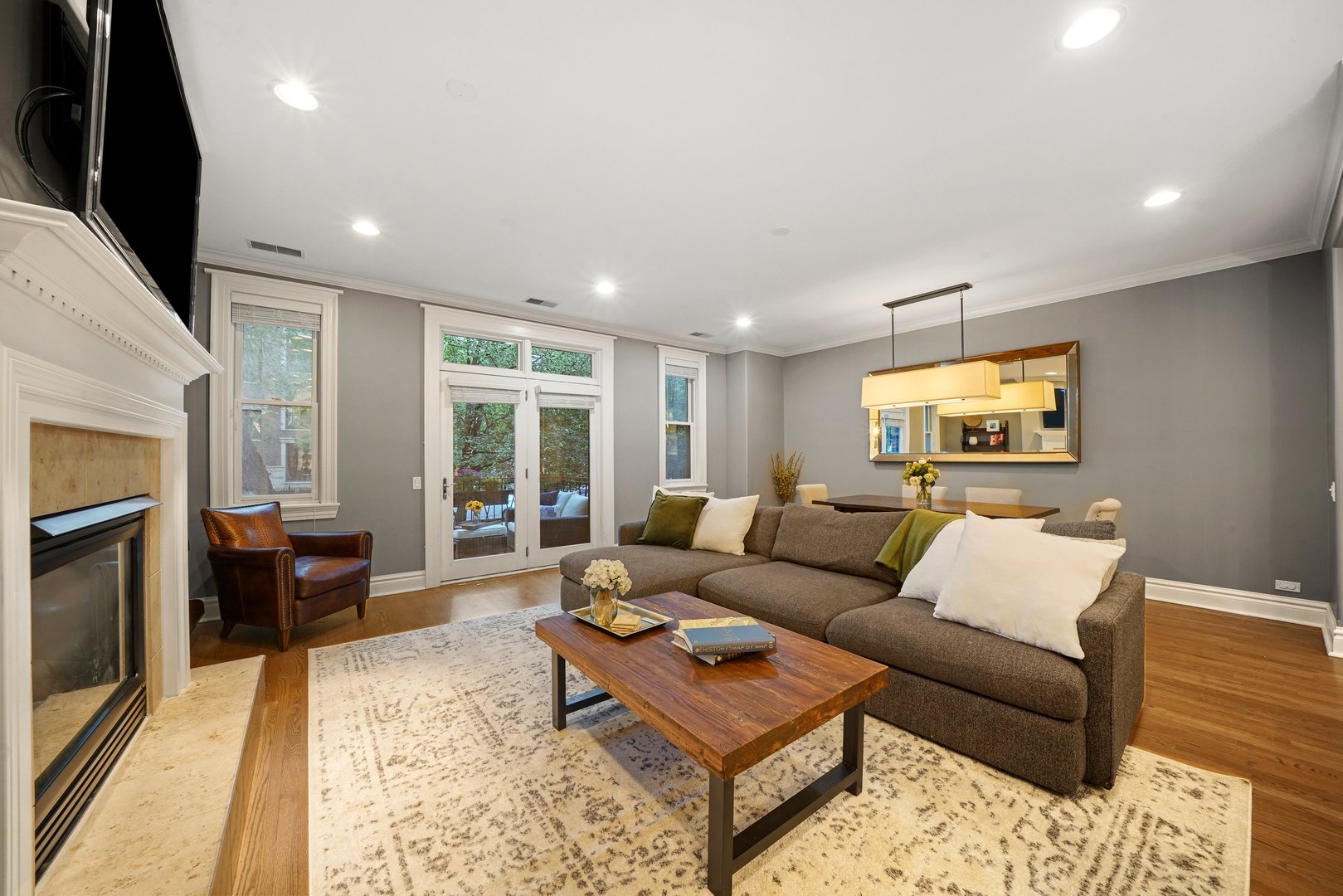 1368 N MOHAWK Street Unit: 2N