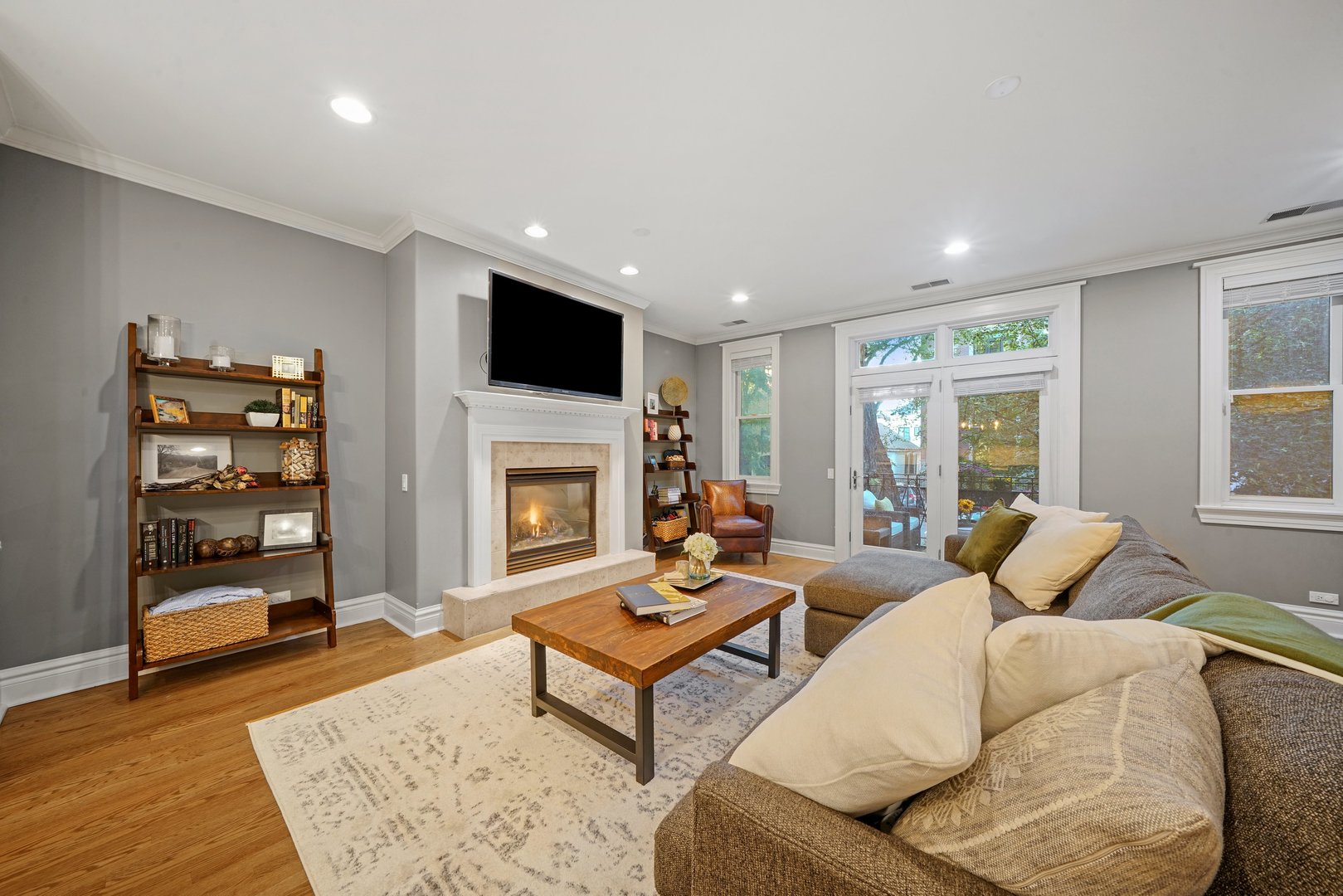 1368 N MOHAWK Street Unit: 2N