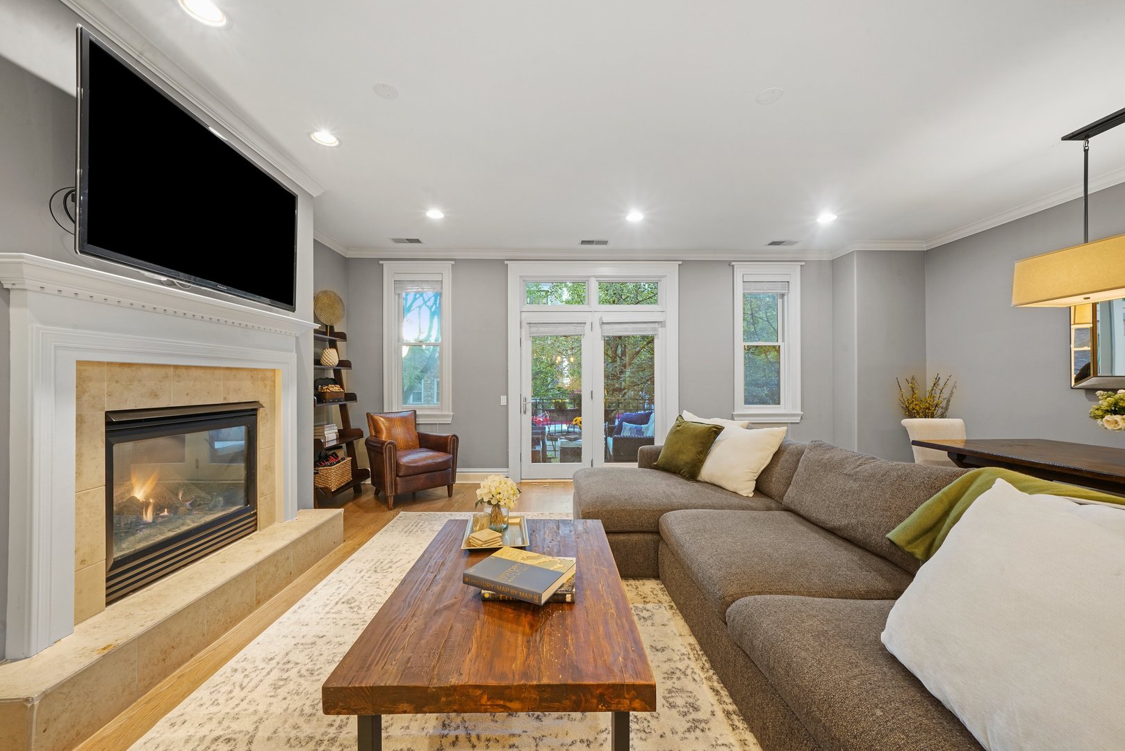 1368 N MOHAWK Street Unit: 2N