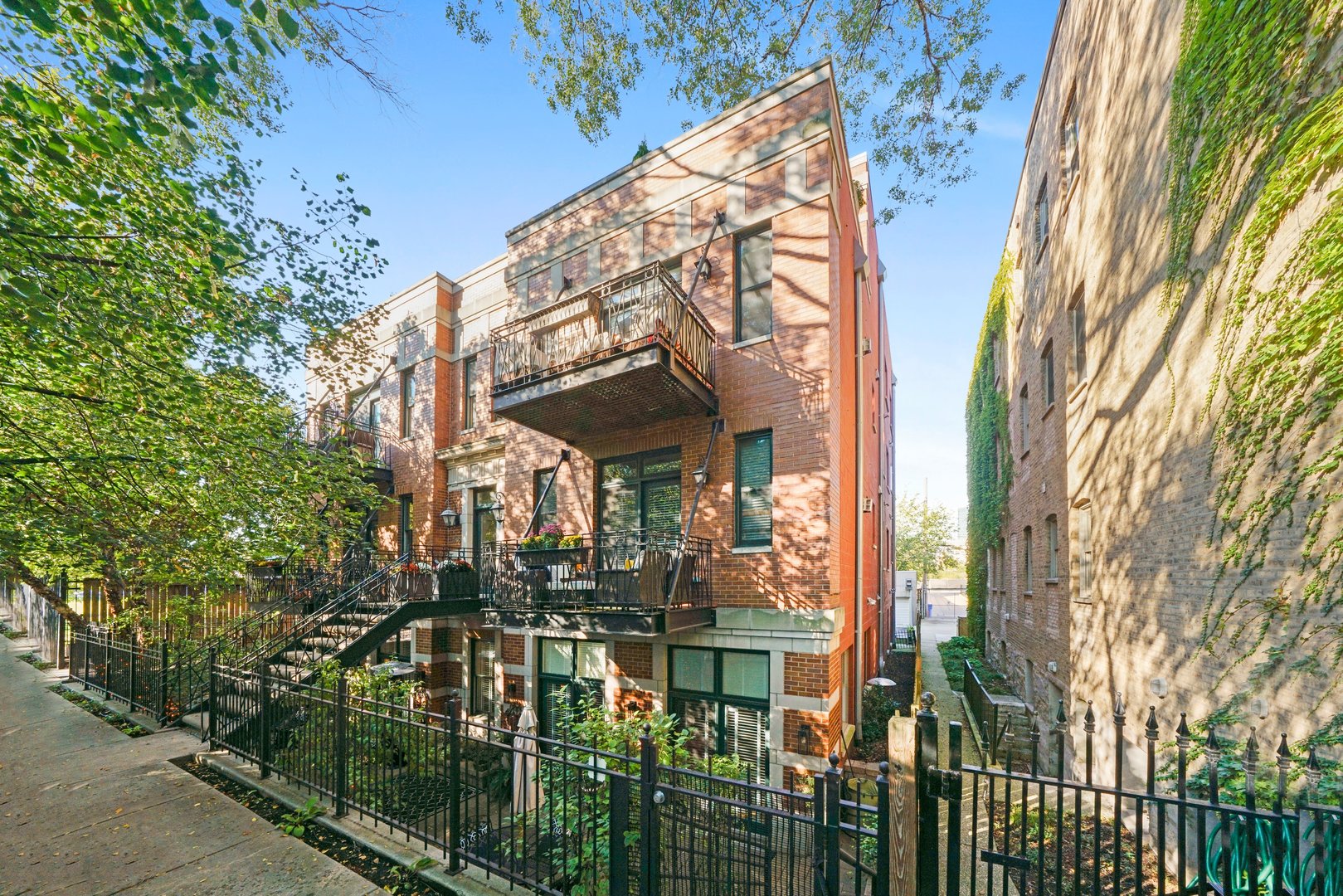 1368 N MOHAWK Street Unit: 2N