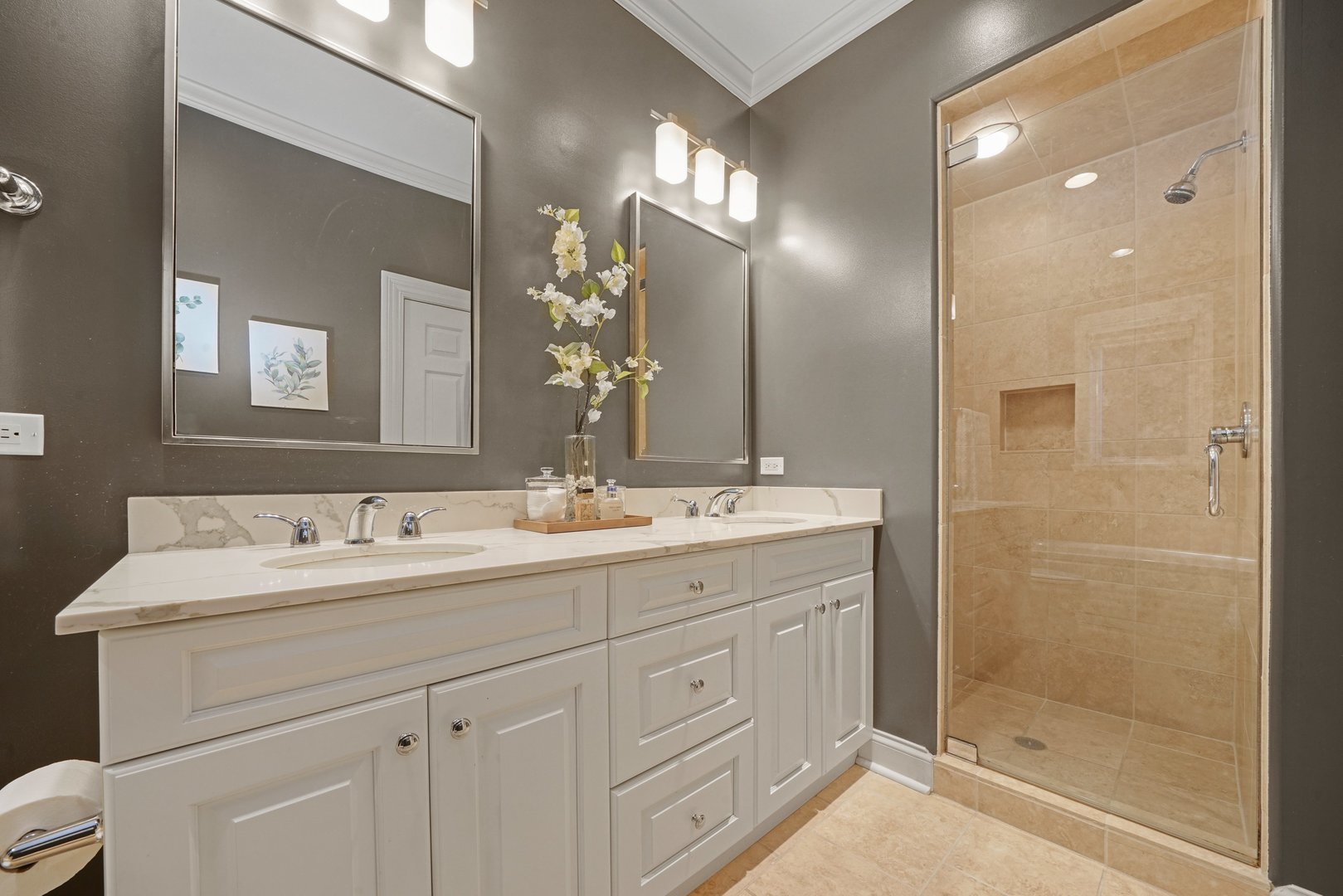 1368 N MOHAWK Street Unit: 2N