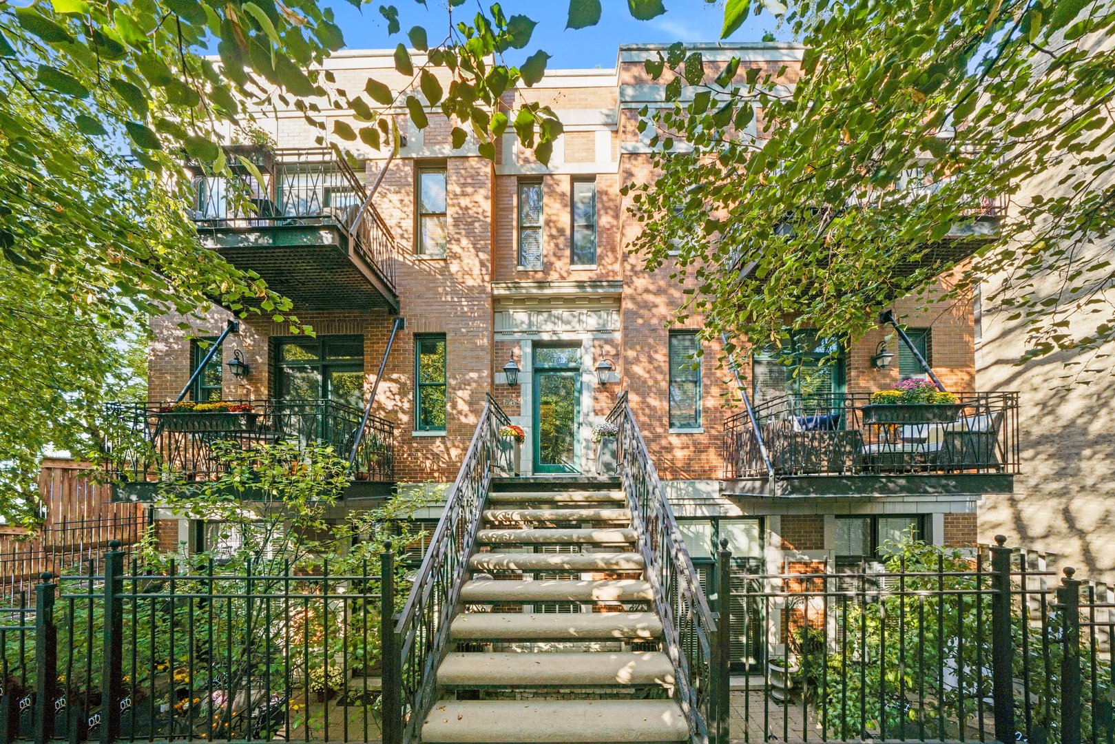 1368 N MOHAWK Street Unit: 2N