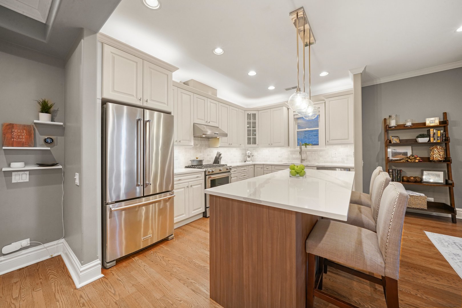 1368 N MOHAWK Street Unit: 2N