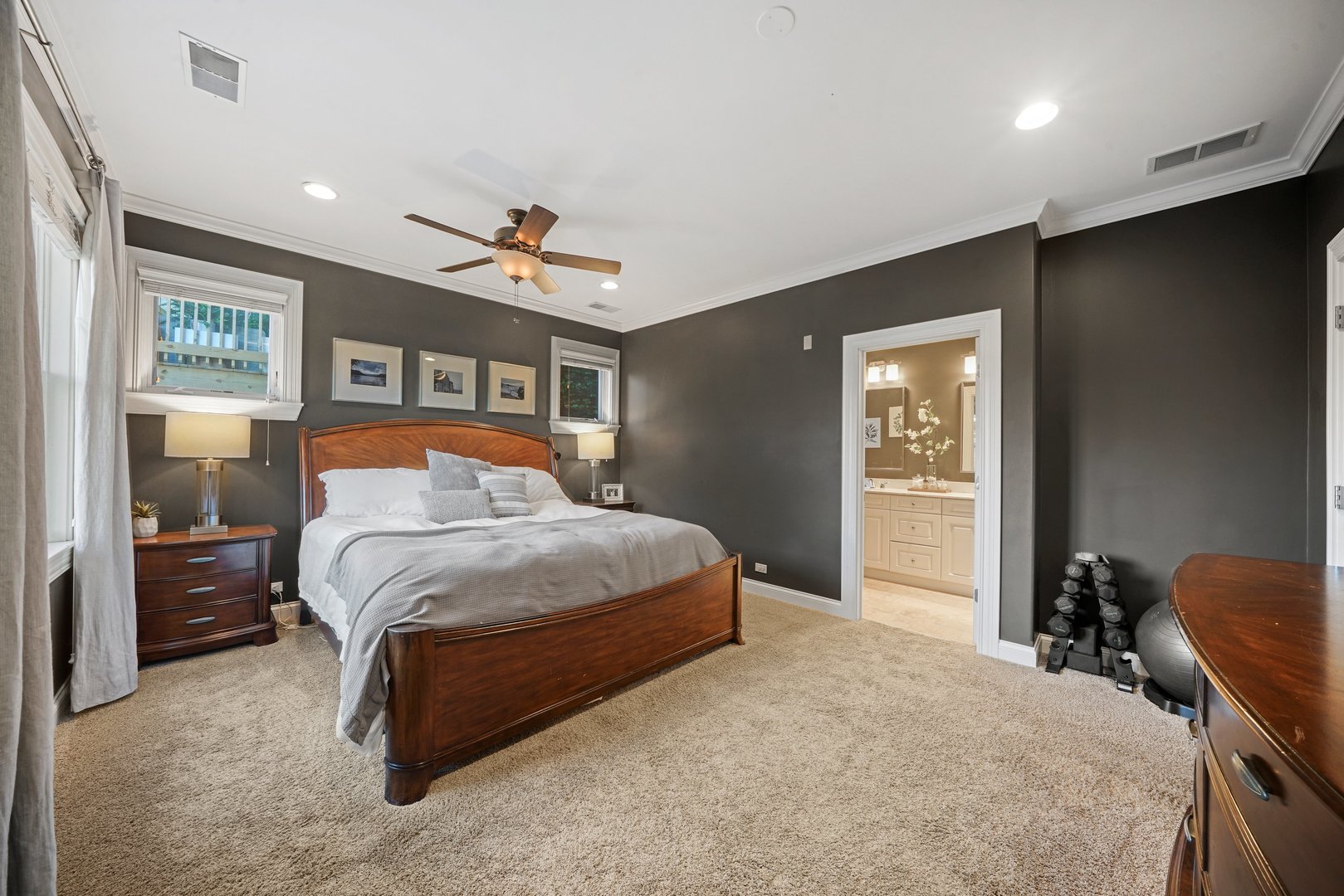 1368 N MOHAWK Street Unit: 2N