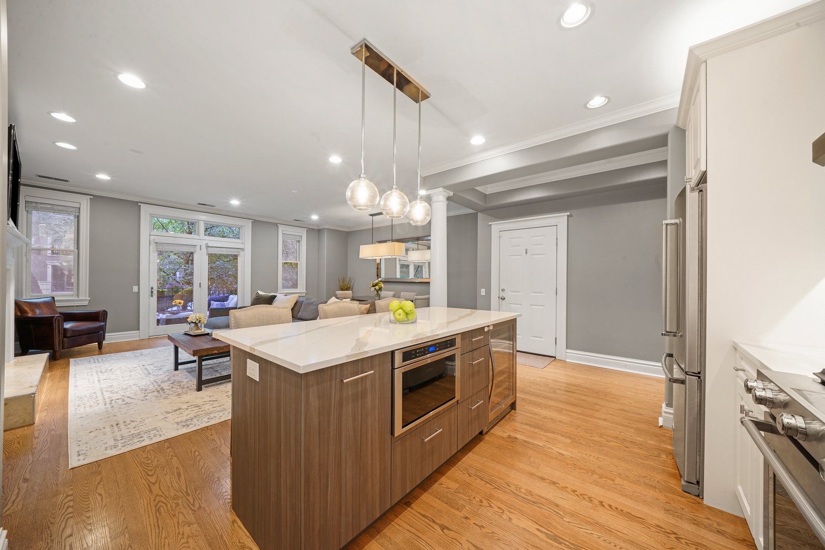 1368 N MOHAWK Street Unit: 2N