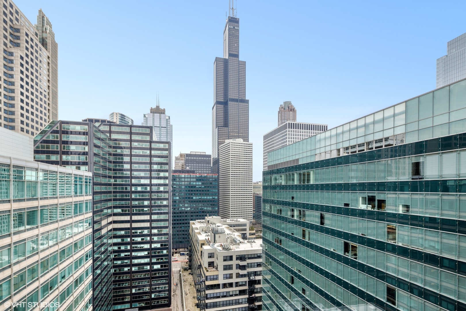 125 S Jefferson Street Unit: 2305