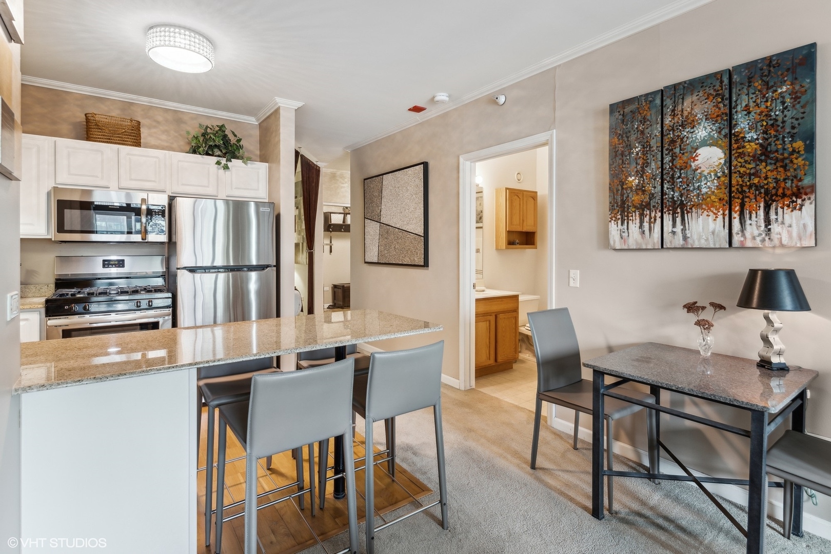 125 S Jefferson Street Unit: 2305