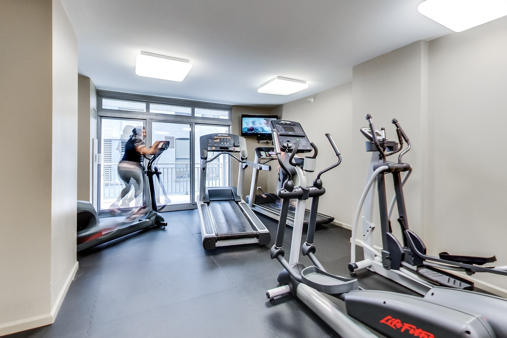 125 S Jefferson Street Unit: 2305