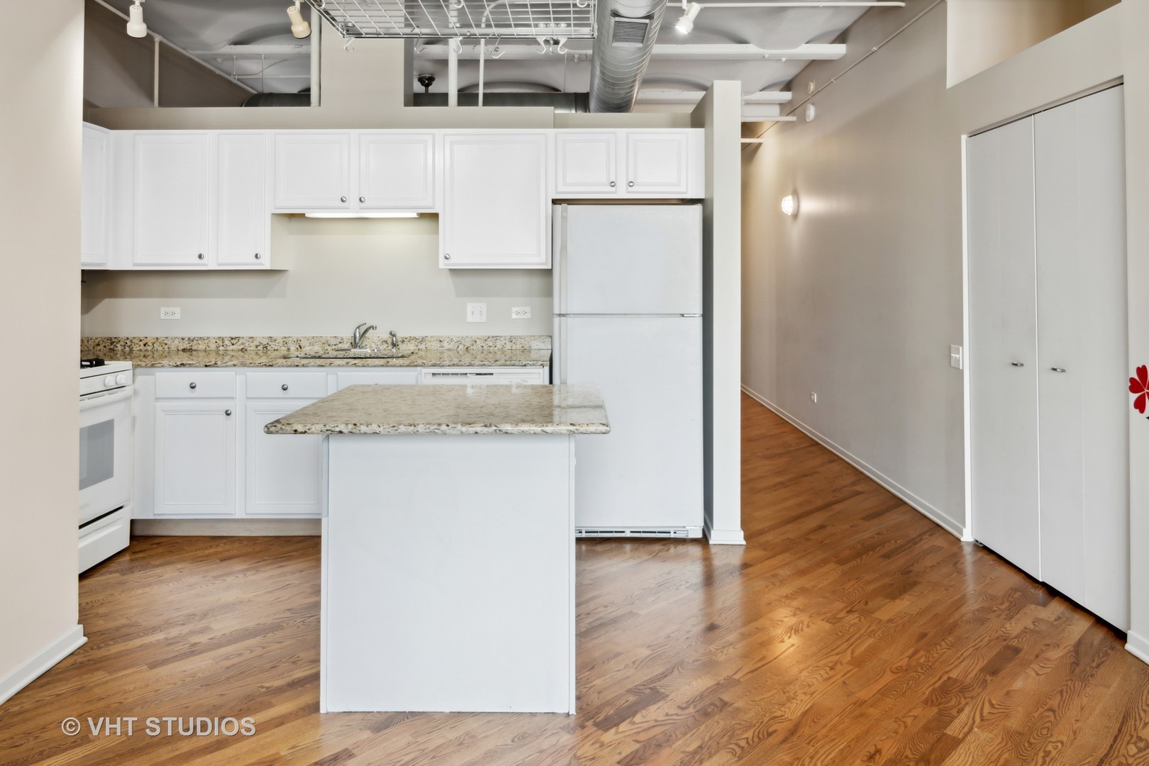 500 S Clinton Street Unit: 541