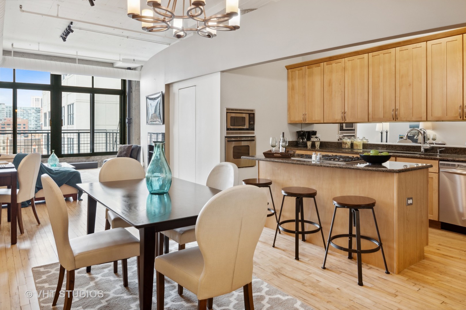 728 W Jackson Boulevard Unit: 504