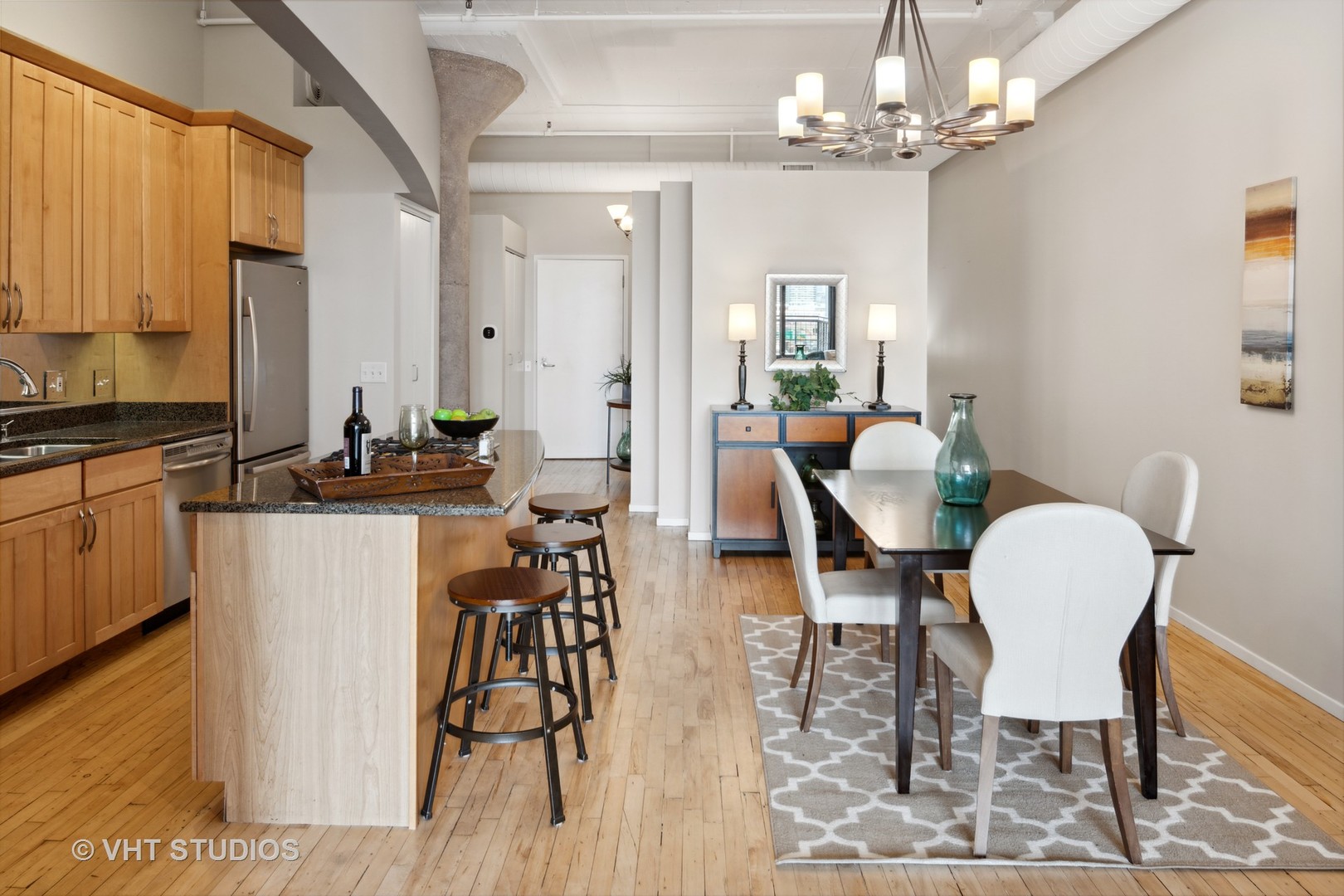 728 W Jackson Boulevard Unit: 504