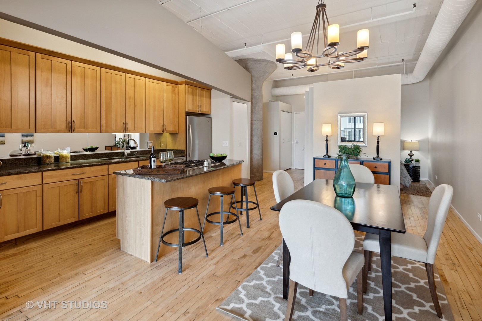 728 W Jackson Boulevard Unit: 504