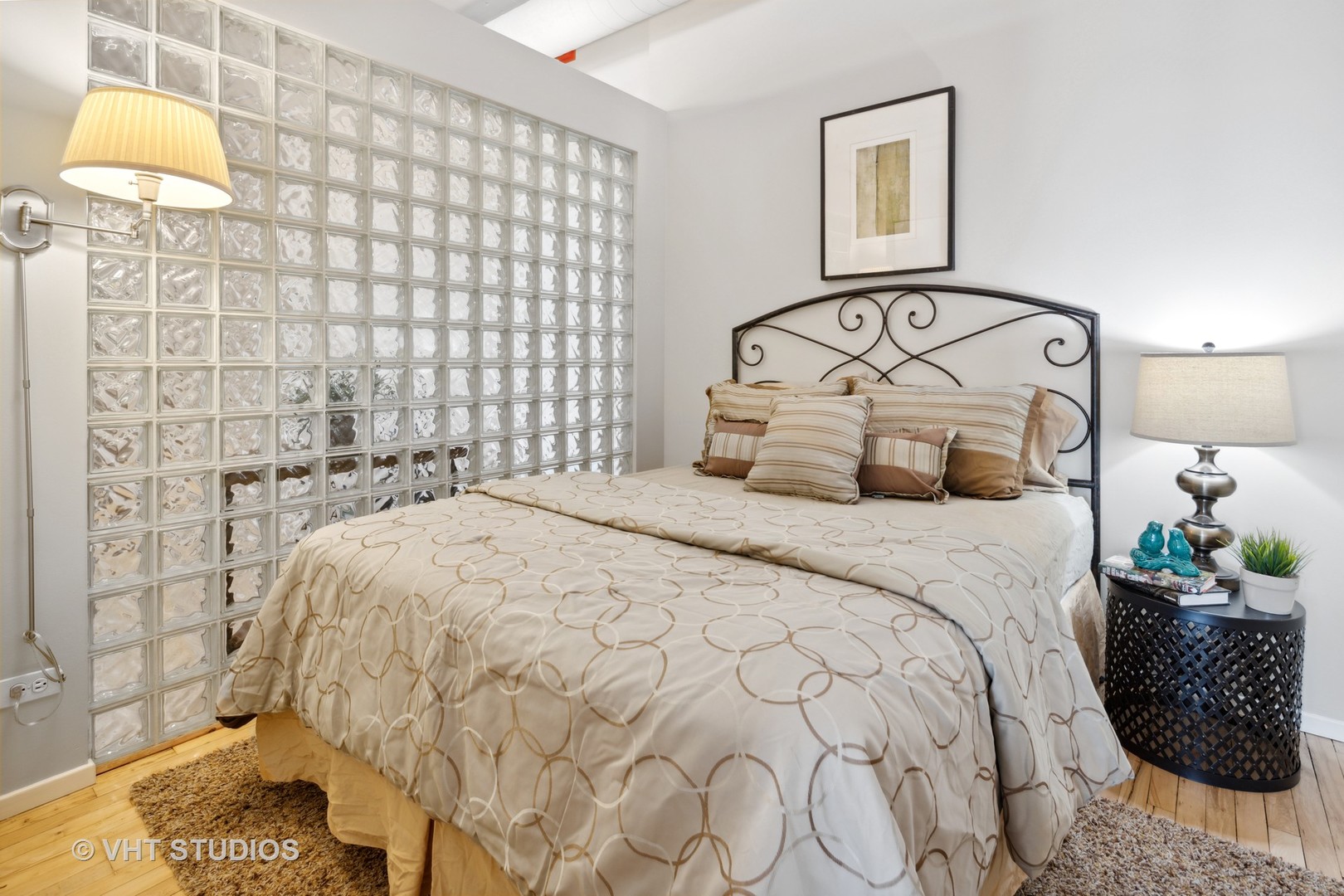 728 W Jackson Boulevard Unit: 504