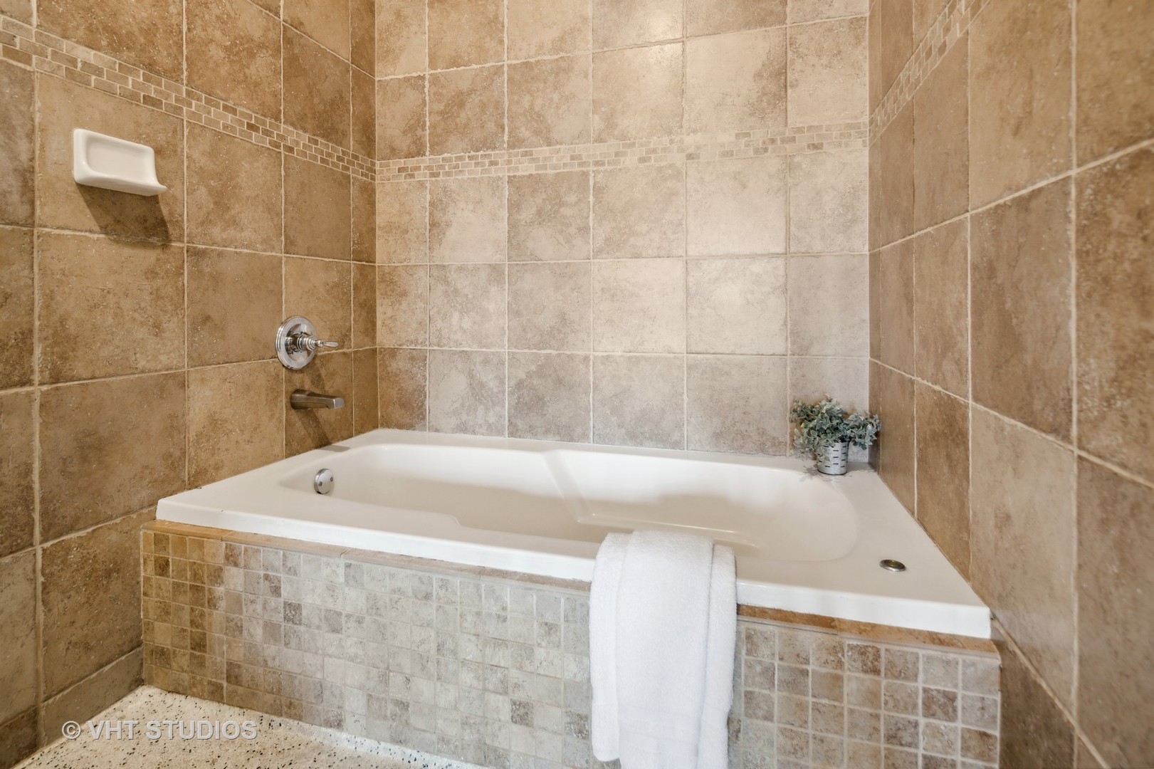 728 W Jackson Boulevard Unit: 504