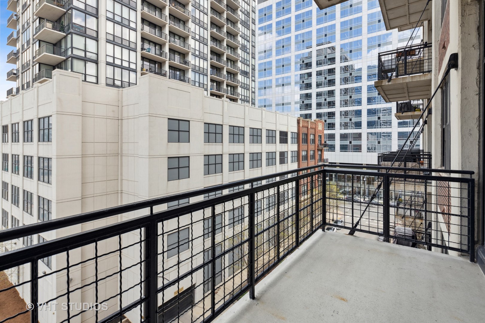 728 W Jackson Boulevard Unit: 504