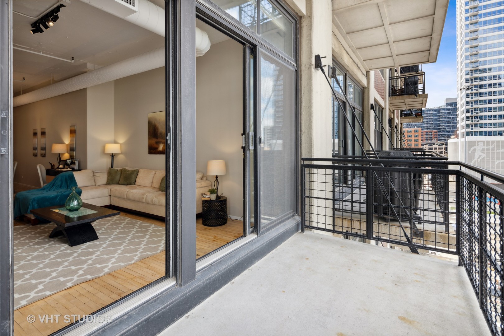 728 W Jackson Boulevard Unit: 504