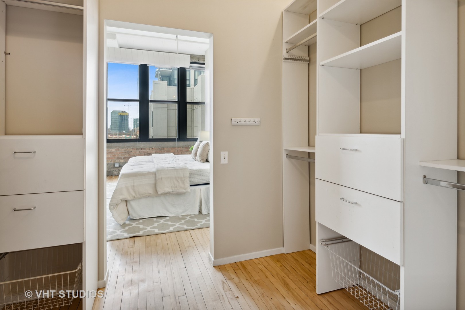 728 W Jackson Boulevard Unit: 504
