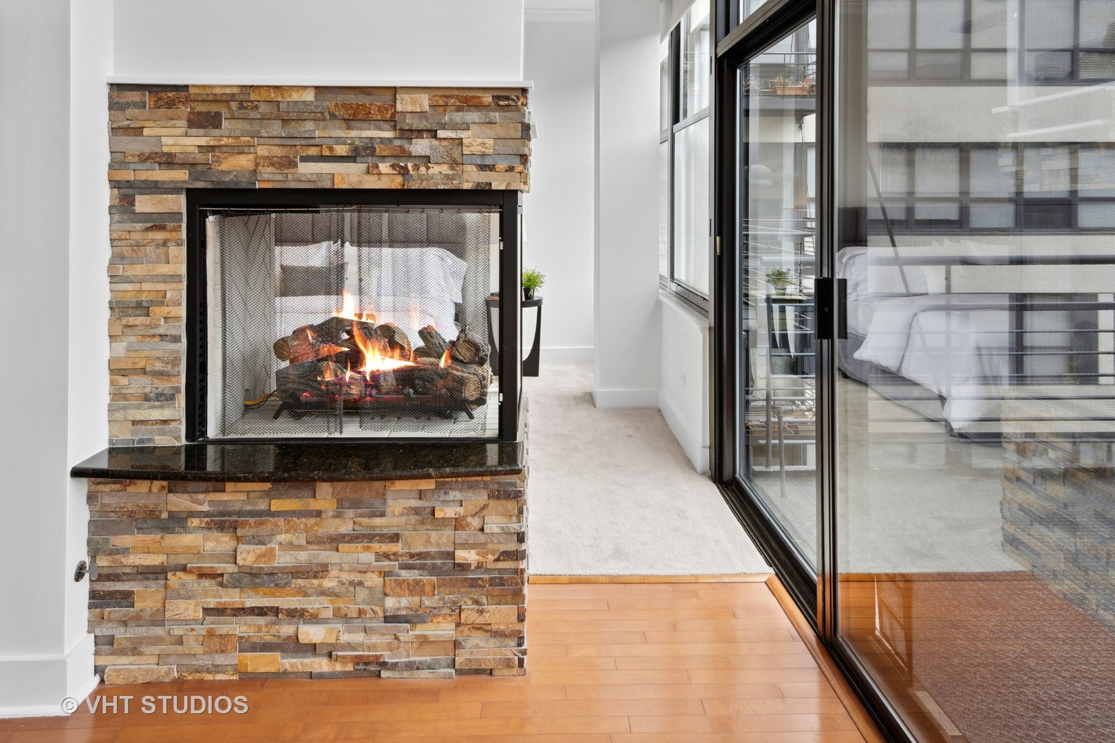 130 S Canal Street Unit: 822