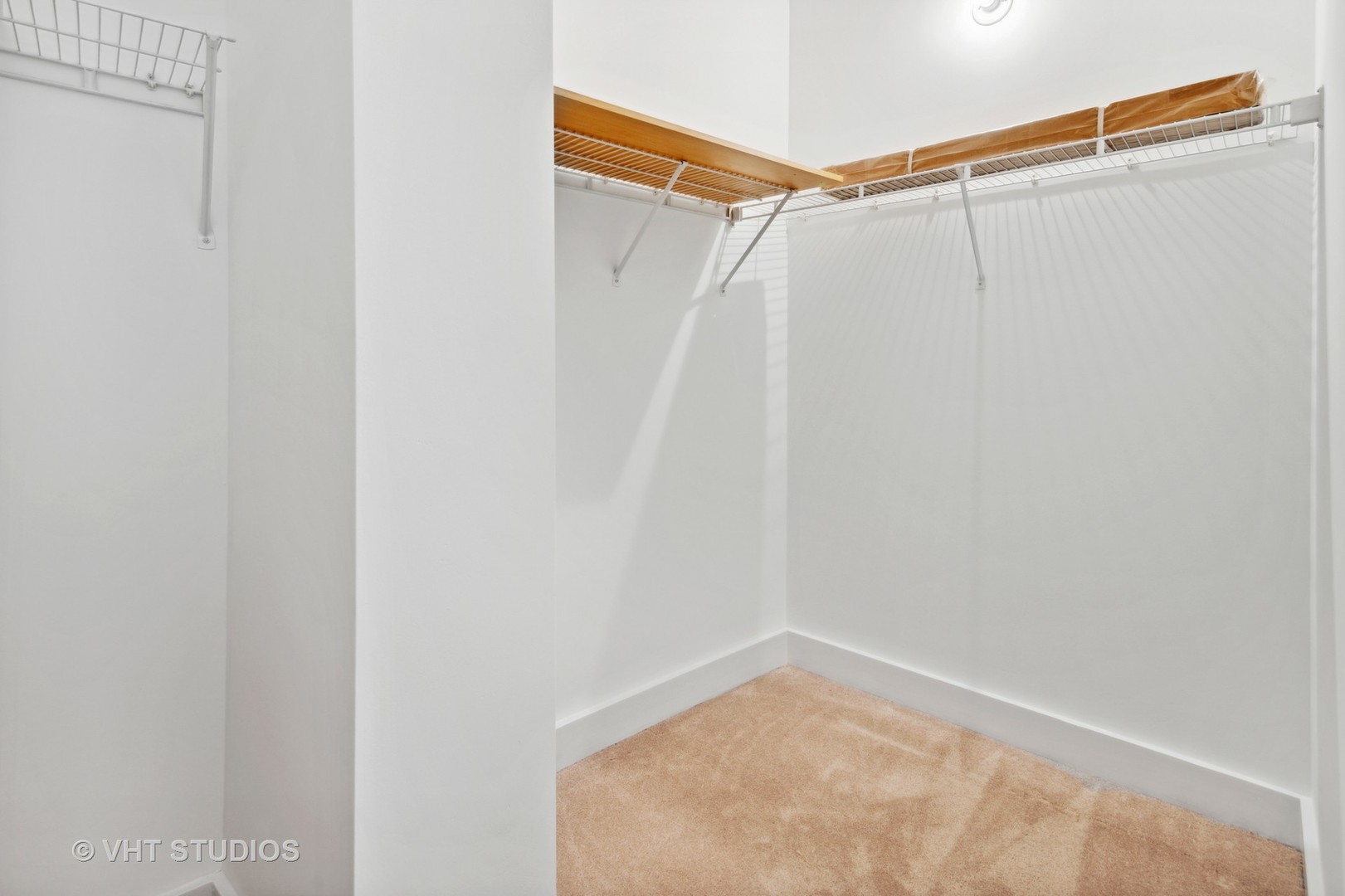 130 S Canal Street Unit: 822