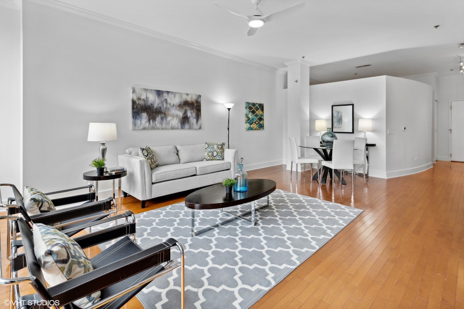 130 S Canal Street Unit: 822