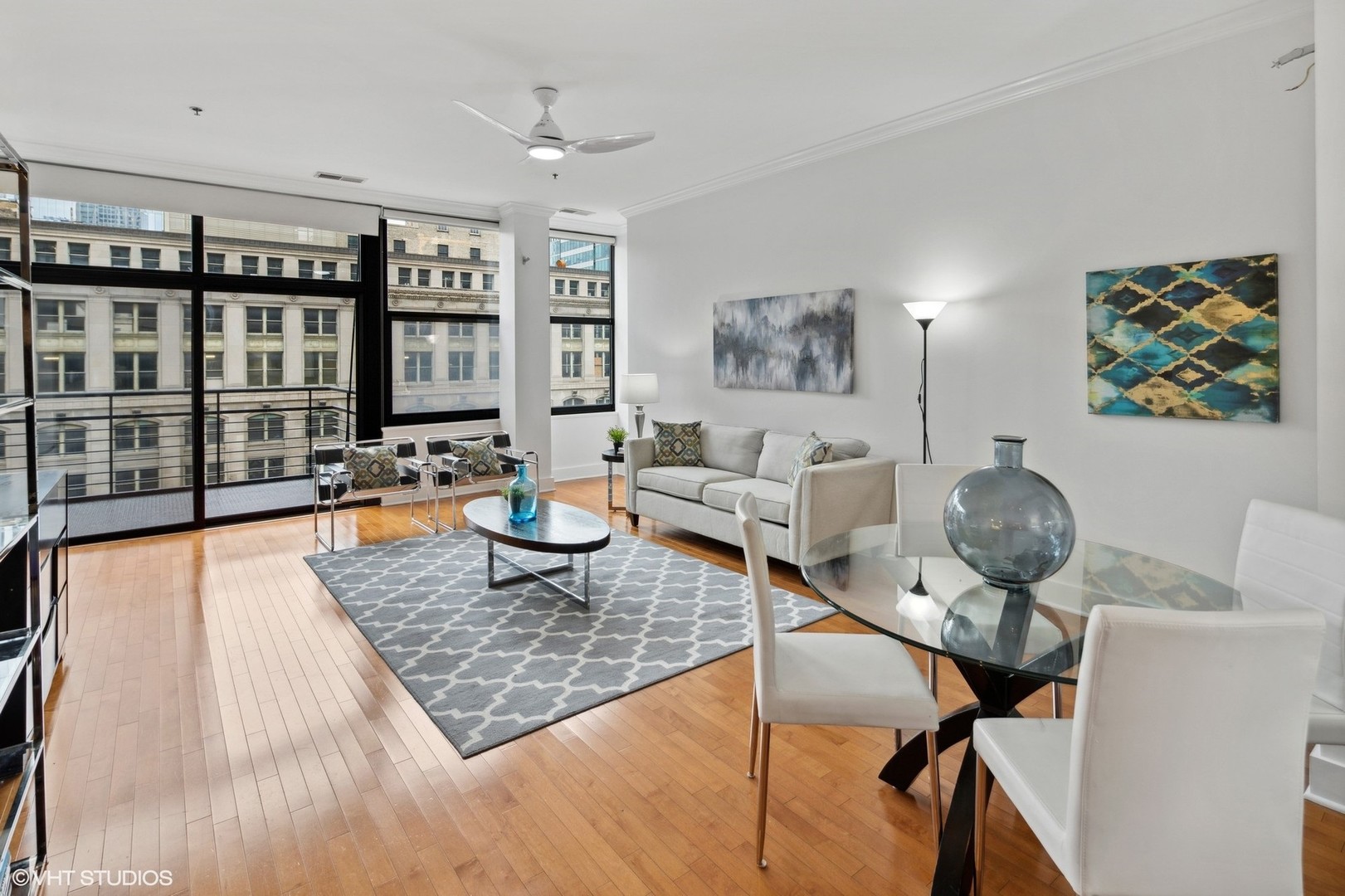 130 S Canal Street Unit: 822