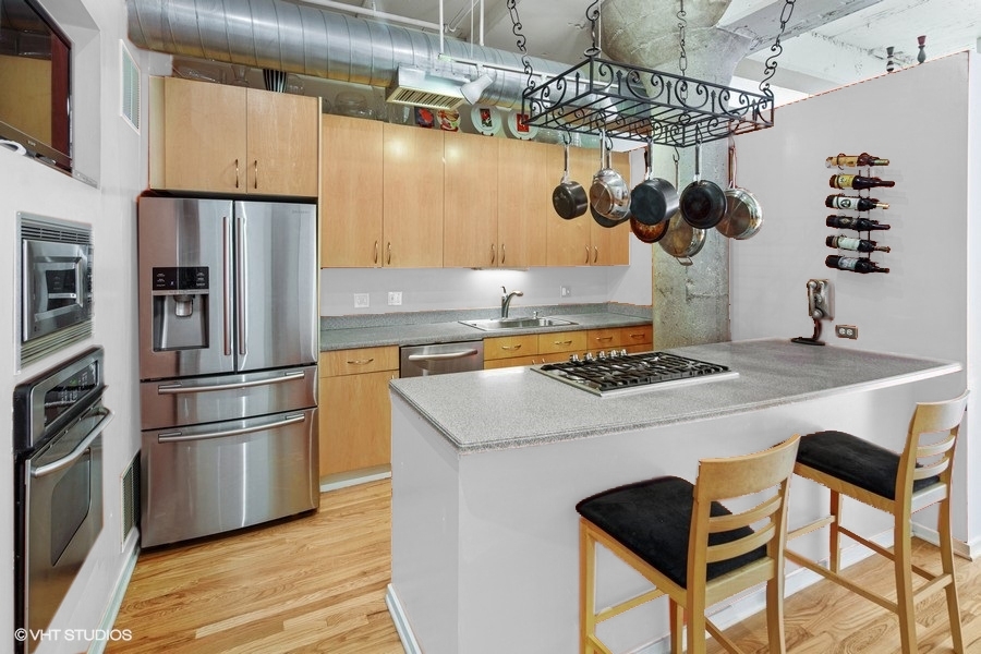 130 S Canal Street Unit: 424