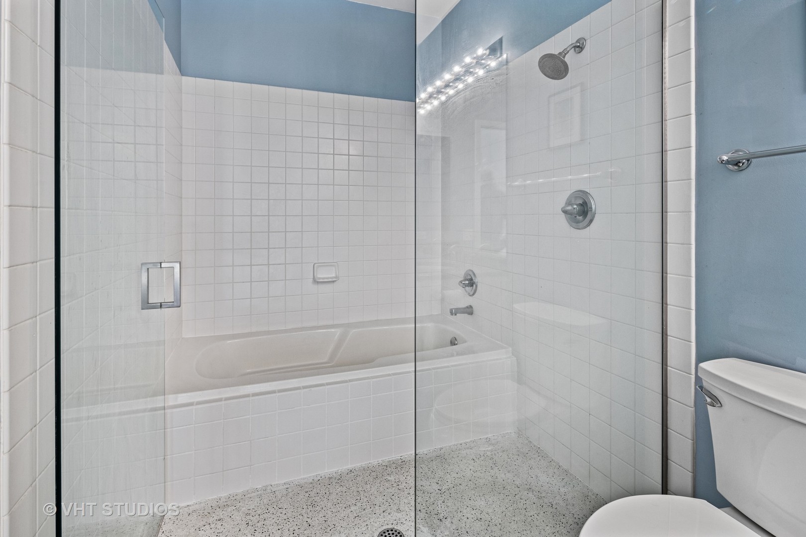 130 S Canal Street Unit: 424