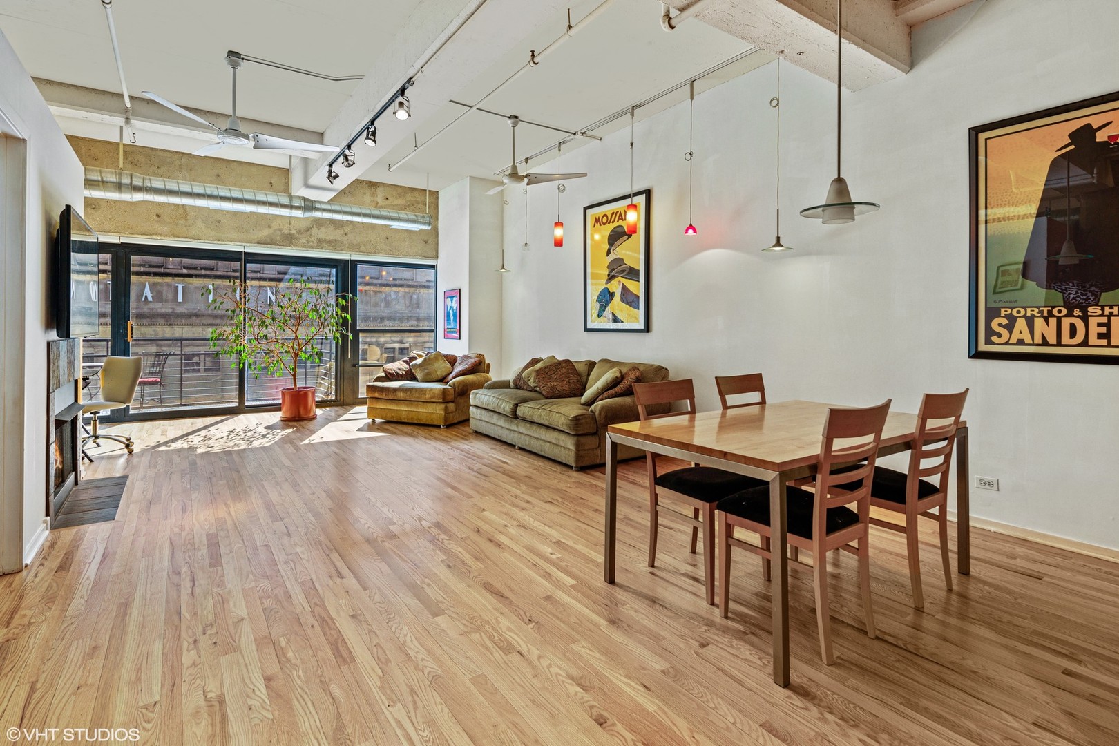 130 S Canal Street Unit: 424