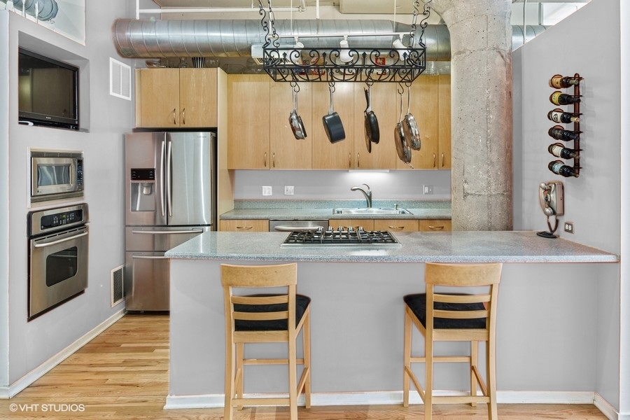 130 S Canal Street Unit: 424