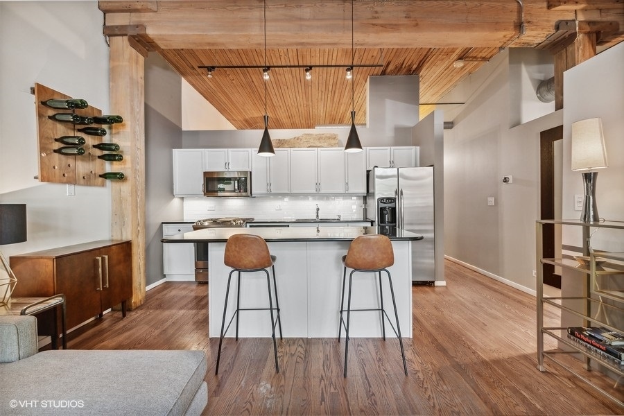 2333 W Saint Paul Avenue Unit: 125